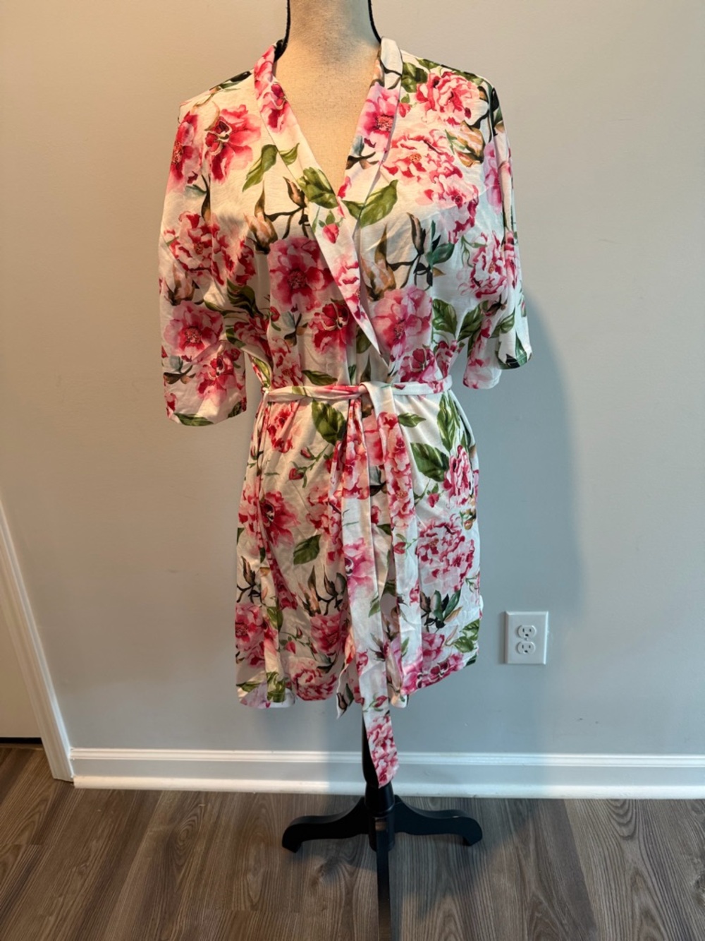 Show Me Your MuMu Brie Robe One Size Floral Kimono Tie Waist - Picture 9 of 9